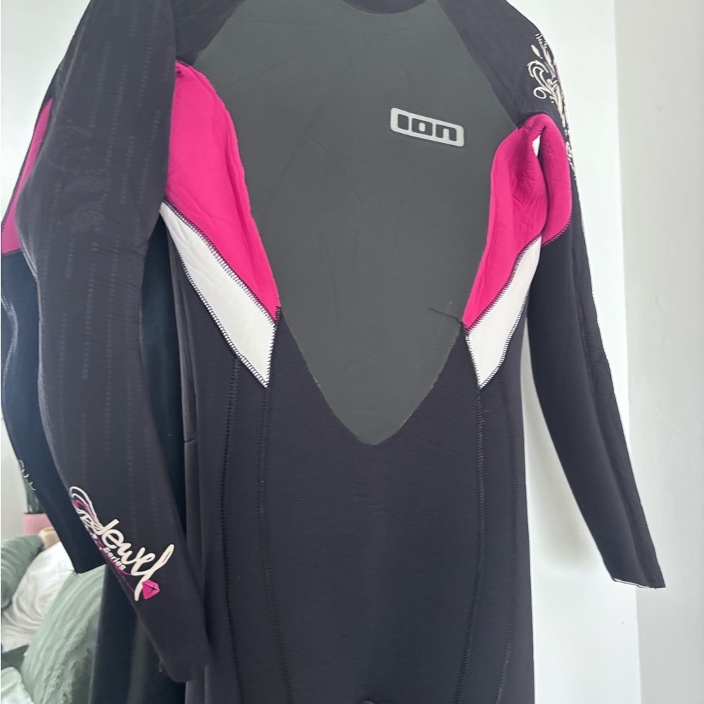 ION Jewel Women’s Wetsuit 4/5mm – Size 40 (M)